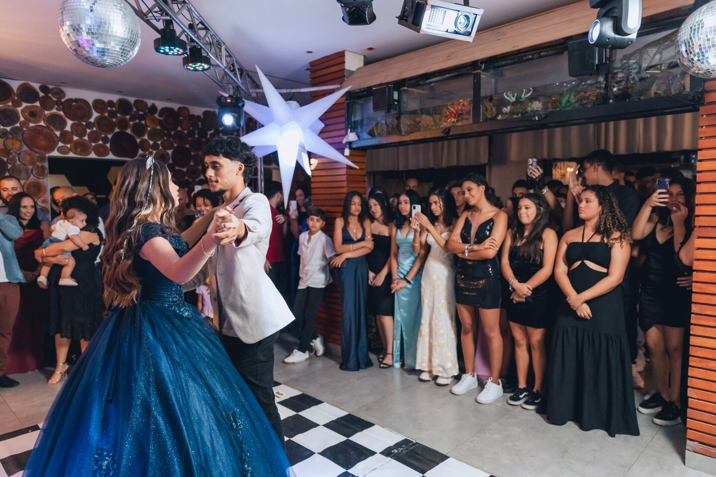 15 anos Sofia - Espaço Vicente Vitorino - Itabira/MG